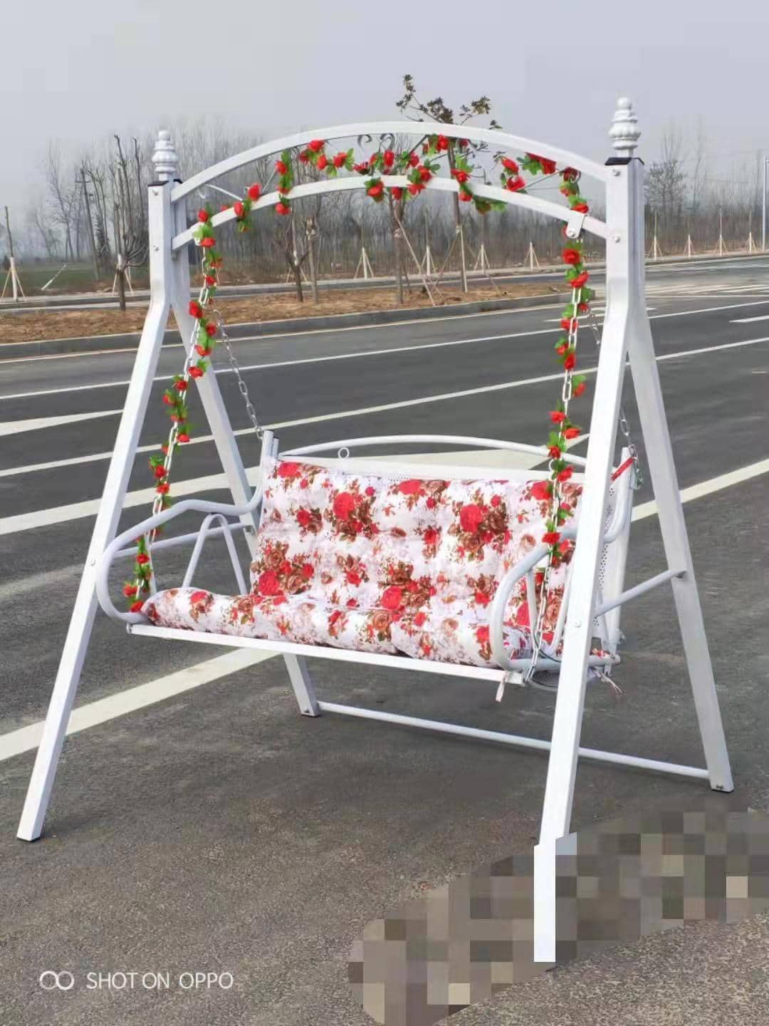 مرجوحة معدنية بتصميم جذاب 7000-1