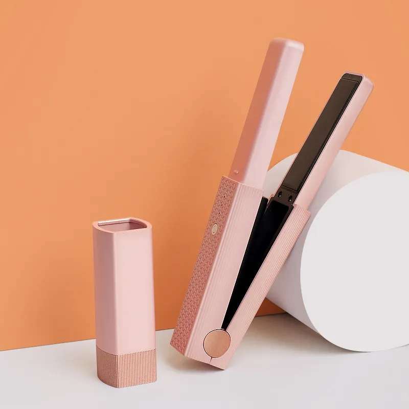 מחליק שיער לנשים עובד על ידי טעינה