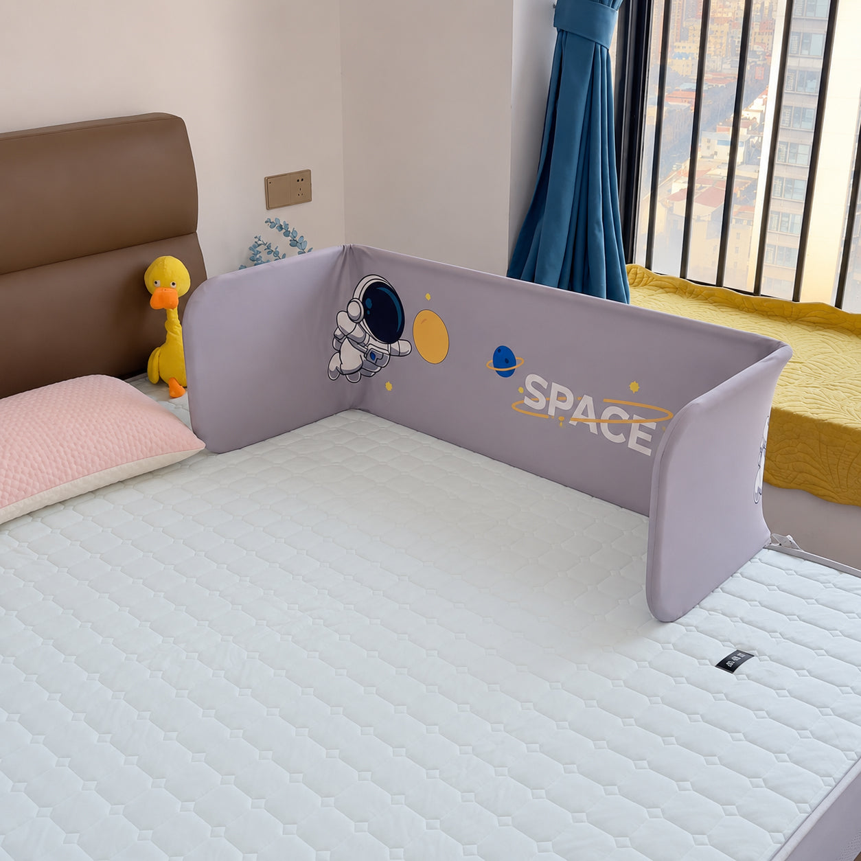 حاجز سرير لمنع وقوع الطفل يمكن تشكيله بأكثر من طريقة Is48